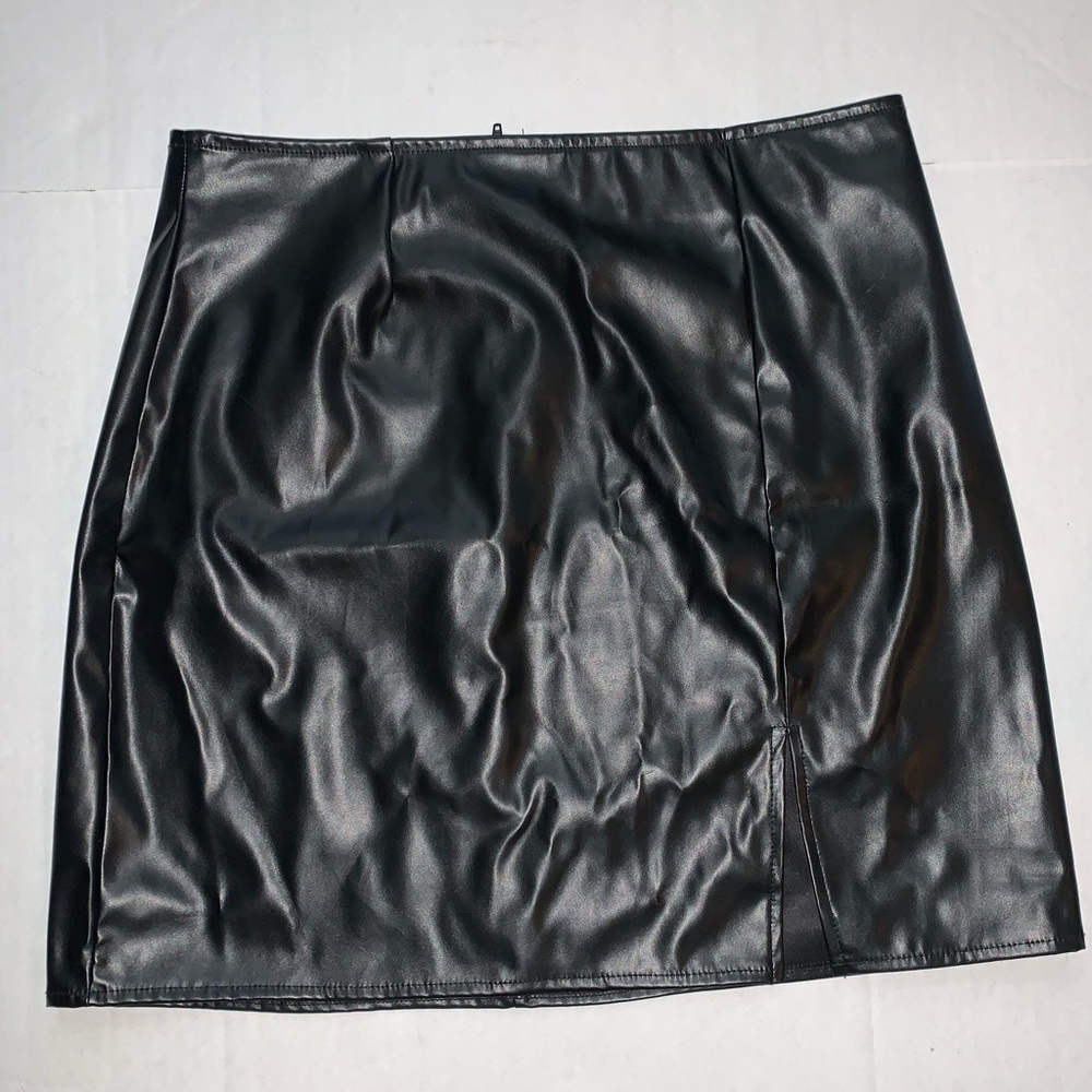 Windsor Black Mini Pencil Skirt for Night Out